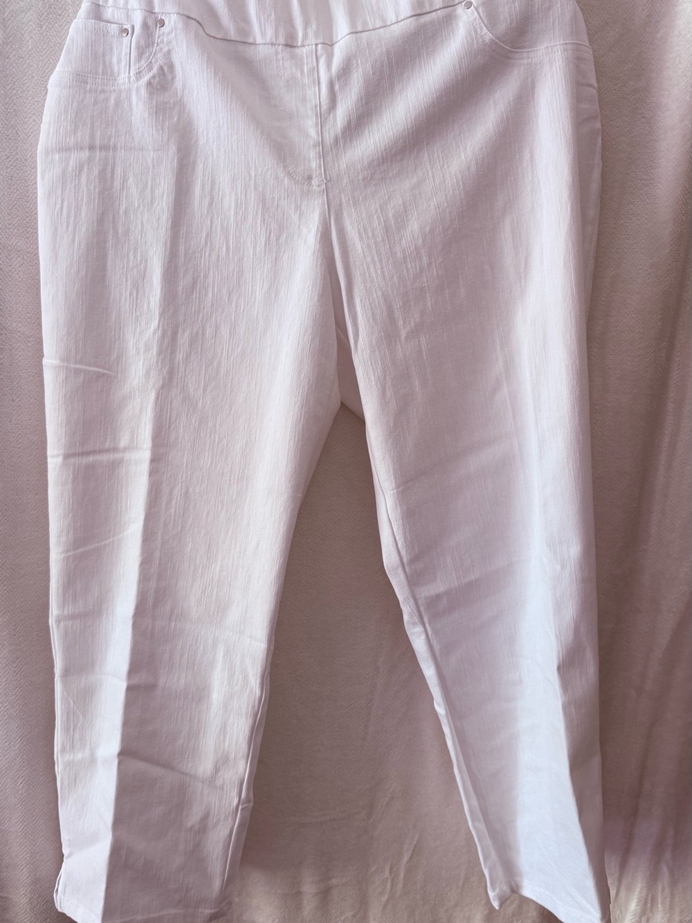 Ruby Rd. White Cropped Ankle Pants